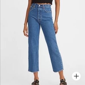 Levi’s Ribcage Straight Ankle Jeans